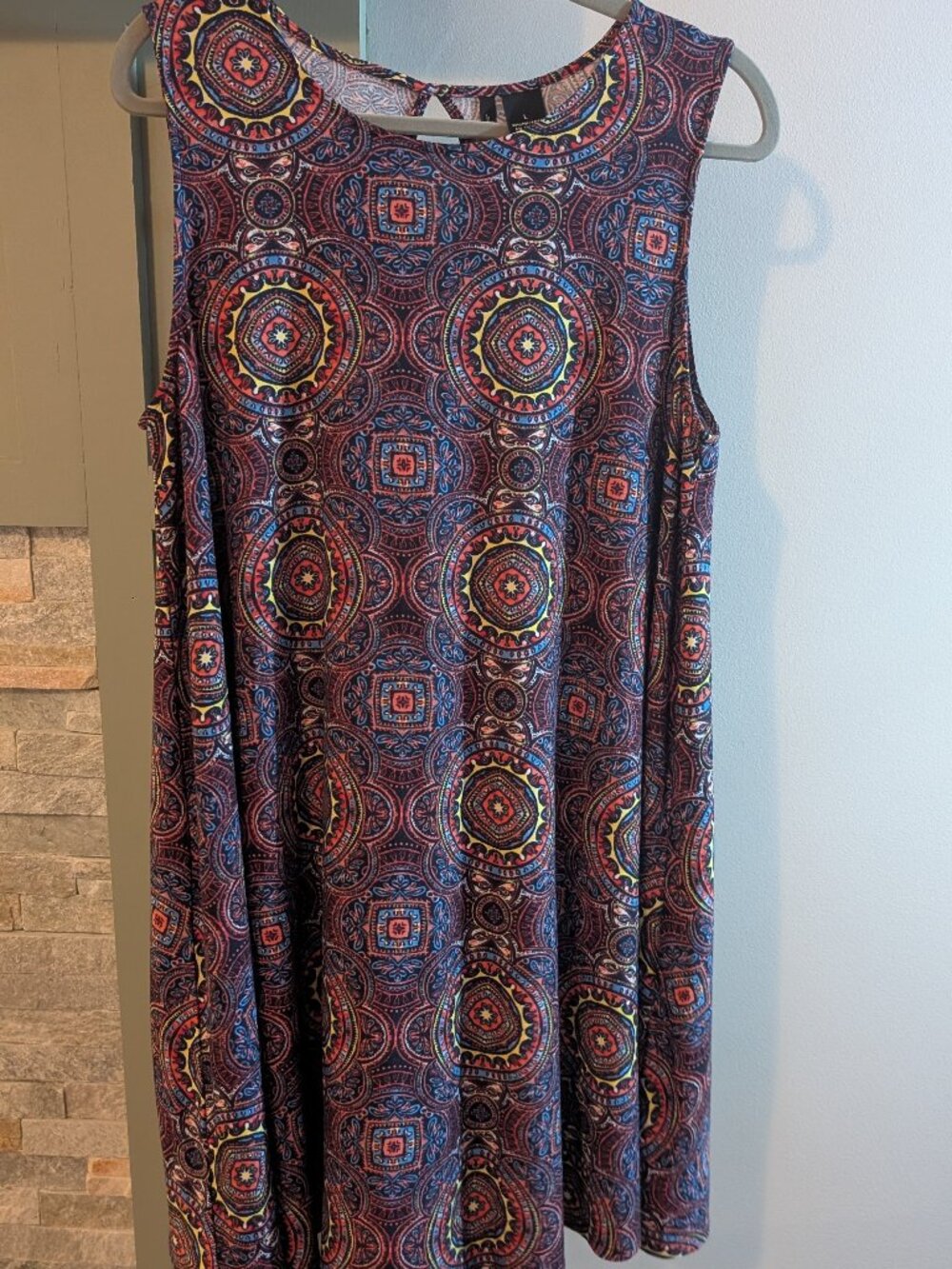 New Directions Sleeveless Knee Length Dress - Like New - Size L